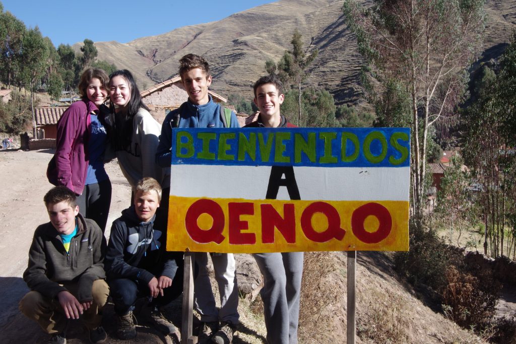 The completed welcome to Qenqo sign
